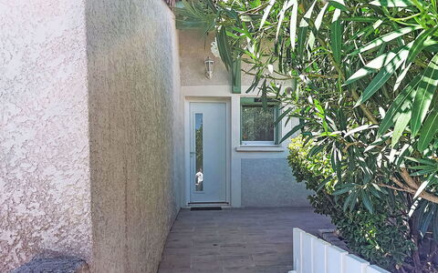 Plein Soleil: Schwimmbad, Bauernhaus, Estate, Villa, Resort, Hazienda, Eco Hotel, Hinterhof