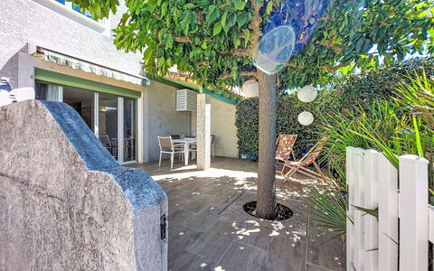 Plein Soleil: Schwimmbad, Bauernhaus, Estate, Villa, Resort, Hazienda, Eco Hotel, Hinterhof