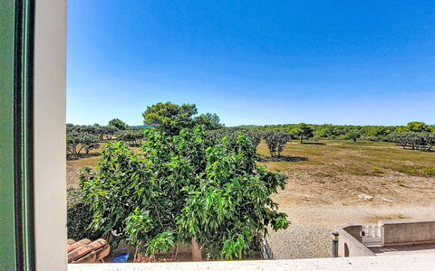 Plein Soleil: Schwimmbad, Bauernhaus, Estate, Villa, Resort, Hazienda, Eco Hotel, Hinterhof
