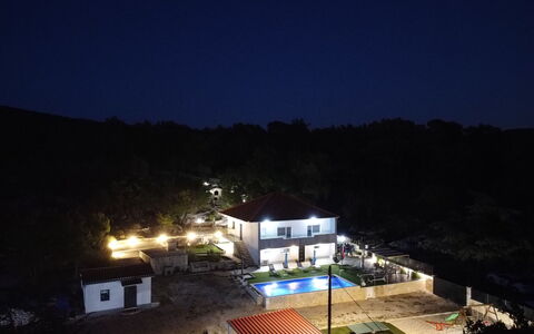 Mara: Schwimmbad, Bauernhaus, Estate, Villa, Resort, Hazienda, Eco Hotel, Hinterhof
