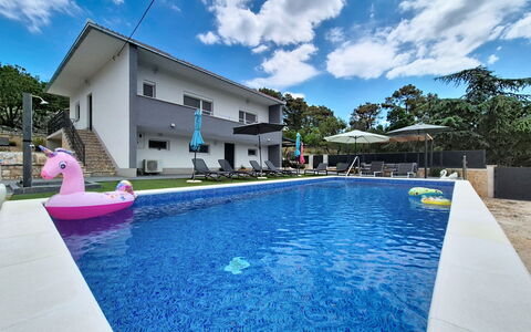 Mara: Schwimmbad, Bauernhaus, Estate, Villa, Resort, Hazienda, Eco Hotel, Hinterhof