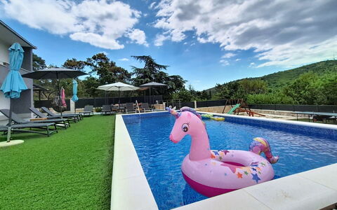 Mara: Schwimmbad, Bauernhaus, Estate, Villa, Resort, Hazienda, Eco Hotel, Hinterhof