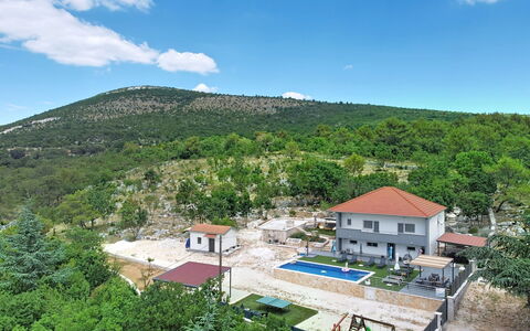 Mara: Schwimmbad, Bauernhaus, Estate, Villa, Resort, Hazienda, Eco Hotel, Hinterhof