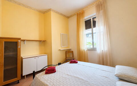 Villa Sandra: Interior Design, Fussboden, Flooring, Holz, Zimmer, Decke, Schlafzimmer, Bett, Möbel, Wohnung