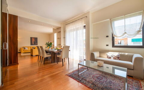 Lory House: Interior Design, Flooring, Möbel, Fussboden, Decke, Holz, Zimmer, Couch, Holzboden, Wohnzimmer