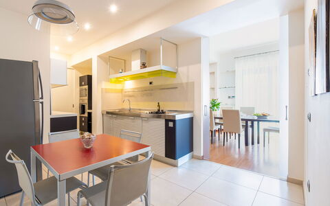 Lory House: Möbel, Interior Design, Flooring, Küche, Countertop, Decke, Fussboden, Küche & Esszimmer Tisch, Stuhl, Küchengerät