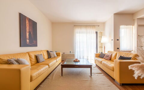 Lory House