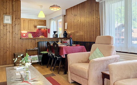 Grand-Pré B: Möbel, Interior Design, Holz, Decke, Couch, Flooring, Zimmer, Fussboden, Wohnzimmer, Beleuchtung