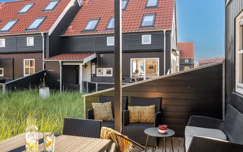Alli - 100M from the Sea: Holz, Die Architektur, Zuhause, Hütte, Abstellgleis, Hartholz, Holzbeize, Garten, Balkon, Estate