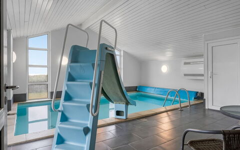 Nandolf - 200M to the Fjord: Flooring, Fussboden, Verbundwerkstoff, Decke, Schwimmbad, Resort, Design, Hotel, Aluminium