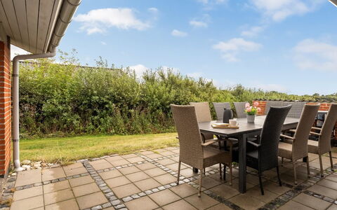 Nandolf - 200M to the Fjord: Möbel, Gartenmöbel, Stuhl, Tabelle, Grundstueck, Tisch Im Freien, Flooring, Garten, Küche & Esszimmer Tisch