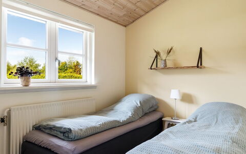 Heilo - from the Sea: Bett, Schlafzimmer, Wand, Interior Design, Bettdecke, Bedding, Holz, Fussboden, Flooring, Möbel