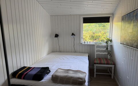 Grith - 740M to the Fjord: Holz, Flooring, Fussboden, Interior Design, Möbel, Schlafzimmer, Zimmer, Holzbeize, Hartholz, Bett