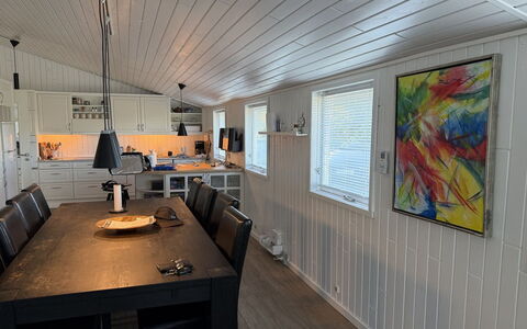 Grith - 740M to the Fjord: Holz, Decke, Holzboden, Light Fixture, Hartholz, Planke, Holzbeize, Abstellgleis, Stuhl, Laminatboden