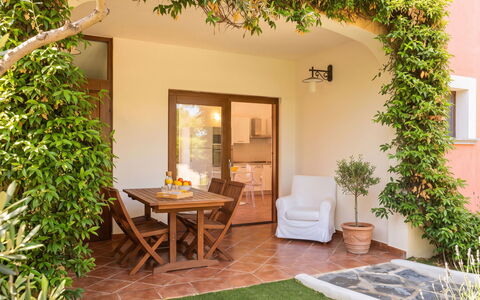Casa Dell'Ulivo: Vegetation, Strauch, Frühling, Hütte, Garten, Schatten, Hinterhof, Garten, Stuhl