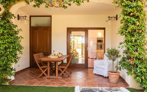 Casa Dell'Ulivo: Vegetation, Strauch, Frühling, Hütte, Garten, Schatten, Hinterhof, Garten, Stuhl