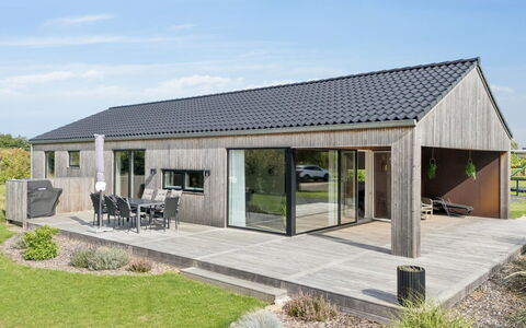 Ragmar - 525M from the Sea: Fussboden, Decke, Schwimmbad, Resort, Design, Stuhl, Daylighting, Hotel, Villa, Penthouse