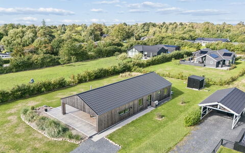 Ragmar - 525M from the Sea: Fussboden, Decke, Schwimmbad, Resort, Design, Stuhl, Daylighting, Hotel, Villa, Penthouse