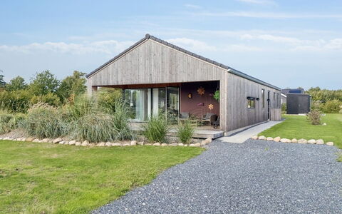 Ragmar - 525M from the Sea: Fussboden, Decke, Schwimmbad, Resort, Design, Stuhl, Daylighting, Hotel, Villa, Penthouse