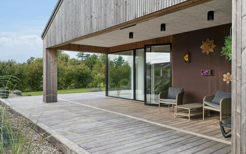 Ragmar - 525M from the Sea: Fussboden, Decke, Schwimmbad, Resort, Design, Stuhl, Daylighting, Hotel, Villa, Penthouse