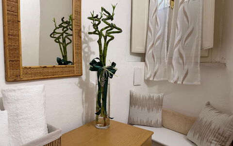 Casa di Mario: Interior Design, Beleuchtung, Zuhause, Zimmer, Möbel, Fussboden, Linens, Blumentopf, Bilderrahmen, Natürliches Material