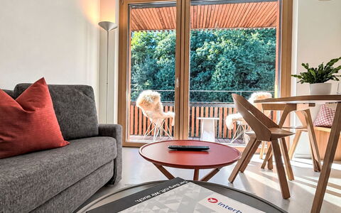 Selva 42: Möbel, Interior Design, Holz, Flooring, Fussboden, Wohnzimmer, Stuhl, Tabelle, Zimmer, Wohnung