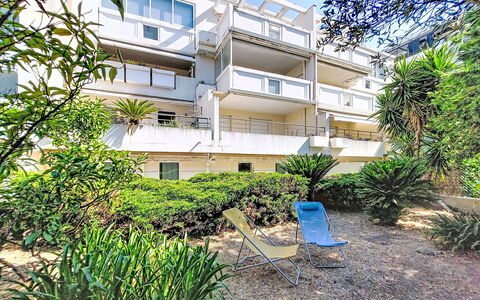 Virginie: Wohnung, Wohngebiet, Eigentumswohnung, Balkon, Schatten, Hotel, Villa