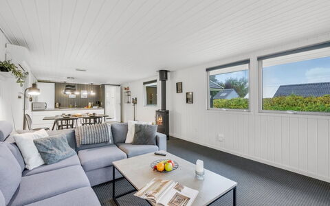 Hubert - 450M to the Fjord: Interior Design, Flooring, Holz, Decke, Fussboden, Möbel, Couch, Zuhause, Wohnzimmer, Zimmer