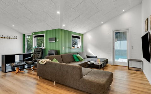 Nahuel - 300M to the Fjord: Interior Design, Flooring, Möbel, Wand, Couch, Fussboden, Decke, Holz, Wohnzimmer, Light Fixture