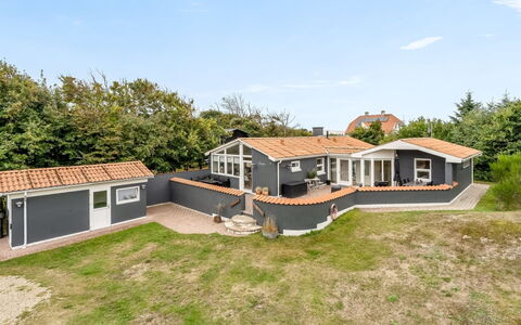 Helemine - 800M from the Sea: Dach, Zuhause, Wohngebiet, Haus, Estate, Hütte, Garten, Garten, Bauernhaus, Rasen