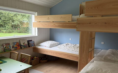 Pirka - 500M from the Sea: Etagenbett, Holz, Interior Design, Schlafzimmer, Bett, Möbel, Decke, Flooring, Fussboden, Bettrahmen