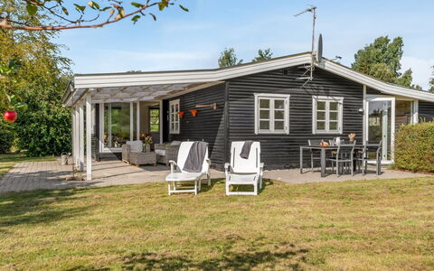 Roar - 7.5Km from the Sea: Resort, Schwimmbad, Schatten, Eco Hotel, Freizeit, Hotel, Strandresort, Ferienort, Balkon