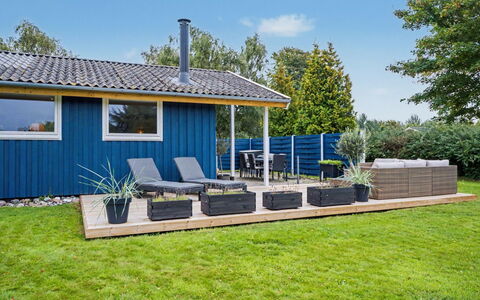 Trineke - 400M from the Sea
