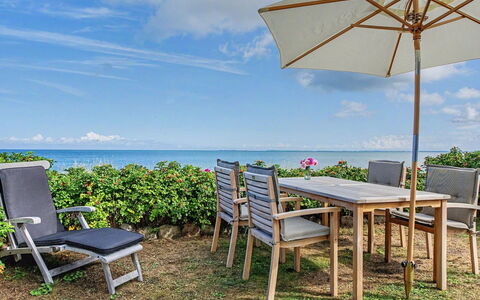 Joachim - 10M from the Sea: Holz, Möbel, Wohnung, Zimmer, Decke, Holzbeize, Stuhl, Hartholz, Lack, Holz