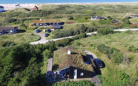 Senija - 100M from the Sea: Holz, Möbel, Wohnung, Zimmer, Decke, Holzbeize, Stuhl, Hartholz, Lack, Holz