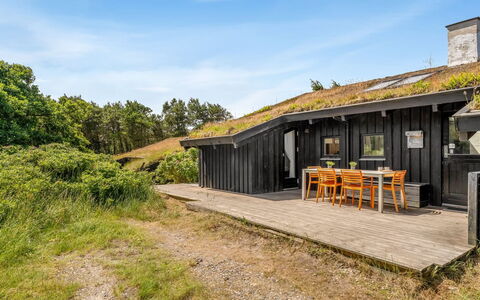Senija - 100M from the Sea: Holz, Möbel, Wohnung, Zimmer, Decke, Holzbeize, Stuhl, Hartholz, Lack, Holz