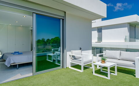 Lucia: Möbel, Interior Design, Flooring, Fussboden, Decke, Zimmer, Stuhl, Tabelle, Wohnung, Küche & Esszimmer Tisch