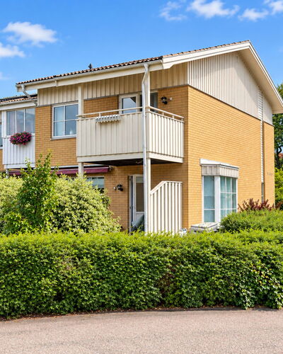 Cityhuset: Möbel, Interior Design, Flooring, Fussboden, Decke, Zimmer, Stuhl, Tabelle, Wohnung, Küche & Esszimmer Tisch
