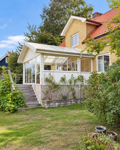 Eketångalyckan: Möbel, Interior Design, Flooring, Fussboden, Decke, Zimmer, Stuhl, Tabelle, Wohnung, Küche & Esszimmer Tisch