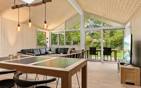 Zelma - 1.5Km from the Sea: Interior Design, Holz, Decke, Flooring, Holzboden, Fussboden, Couch, Zuhause, Möbel, Wohnzimmer