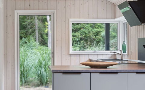 Zelma - 1.5Km from the Sea: Holz, Flooring, Countertop, Küche, Fussboden, Interior Design, Möbel, Armatur, Zuhause, Decke