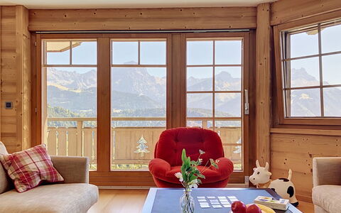 Mont Azur: Interior Design, Möbel, Holz, Flooring, Fussboden, Zimmer, Couch, Wohnzimmer, Decke, Stuhl