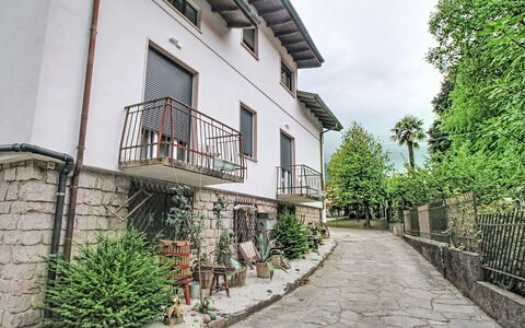 Villa Chiara e Chloe: Wasser, Wasservorräte, Gewässer, \Fels, Küste, Natürliche Landschaft, Landspitze, Küsten Und Ozeanische Forms, Terrain, Vorgebirge