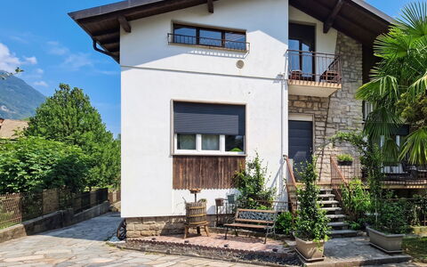 Villa Chiara e Chloe: Gebäude, Wand, Fenster, Haus, Zuhause, Tür, Wohngebiet, Fassade, Die Architektur
