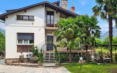 Villa Chiara e Chloe: Gebäude, Fenster, Haus, Wohngebiet, Zuhause, Die Architektur, Hütte, Tür, Balkon