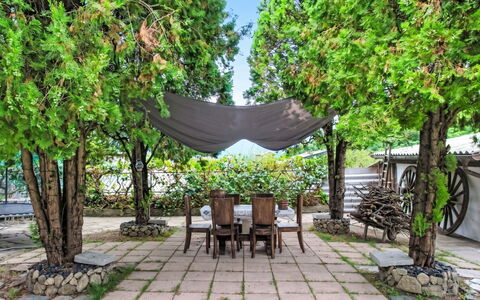 Villa Chiara e Chloe: Schatten, Möbel, Garten, Frühling, Stuhl, Gartenmöbel, Hinterhof, Garten, Outdoor Struktur