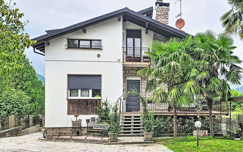 Villa Chiara e Chloe: Wasser, Wasservorräte, Gewässer, \Fels, Küste, Natürliche Landschaft, Landspitze, Küsten Und Ozeanische Forms, Terrain, Vorgebirge