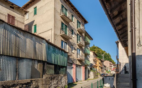 Barella: Wand, Gebäude, Fenster, Wohngebiet, Nachbarschaft, \Stadt, Die Architektur, Haus, Zuhause, Urban Design
