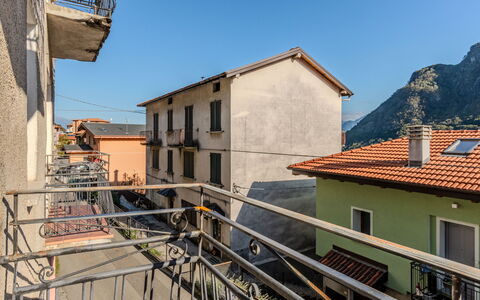 Barella: \Stadt, Zuhause, Balkon, Urban Design, Wohnung, Geländer, Steigung, Eisen, Baluster, Zaun