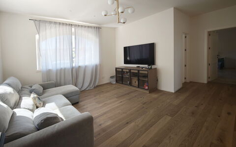Tenuta Marino - Villa Privata Vista Vigneti con Pi: Möbel, Holzboden, Interior Design, Flooring, Fussboden, Wand, Laminatboden, Holz, Wohnzimmer, Couch